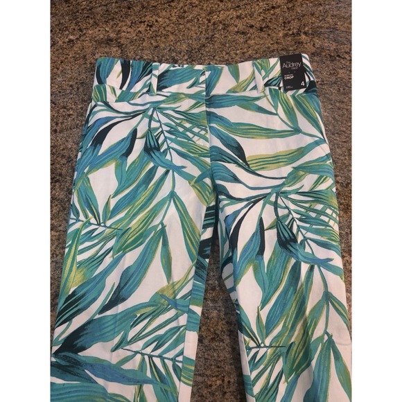 NWT New York & Company Green/White Leaf Print 7th Avenue Cropped Pants SZ 4 - Picture 1 of 5